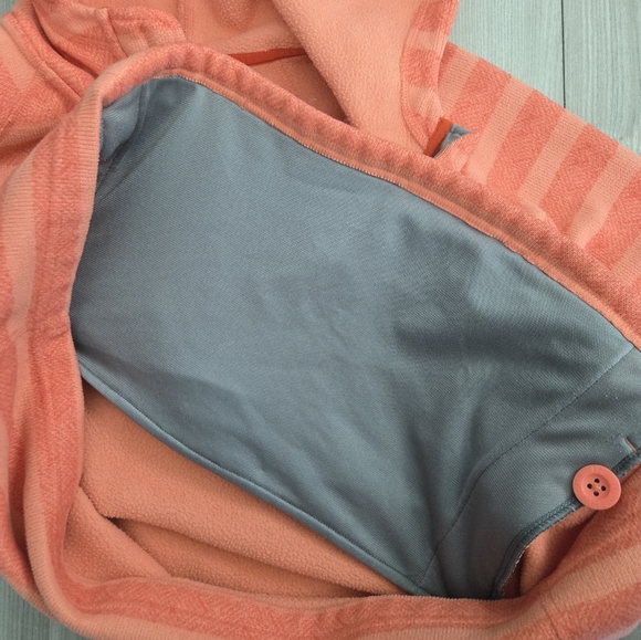 The North Face Crescent Sunshine Sweater. (D9) - Picture 11 of 12